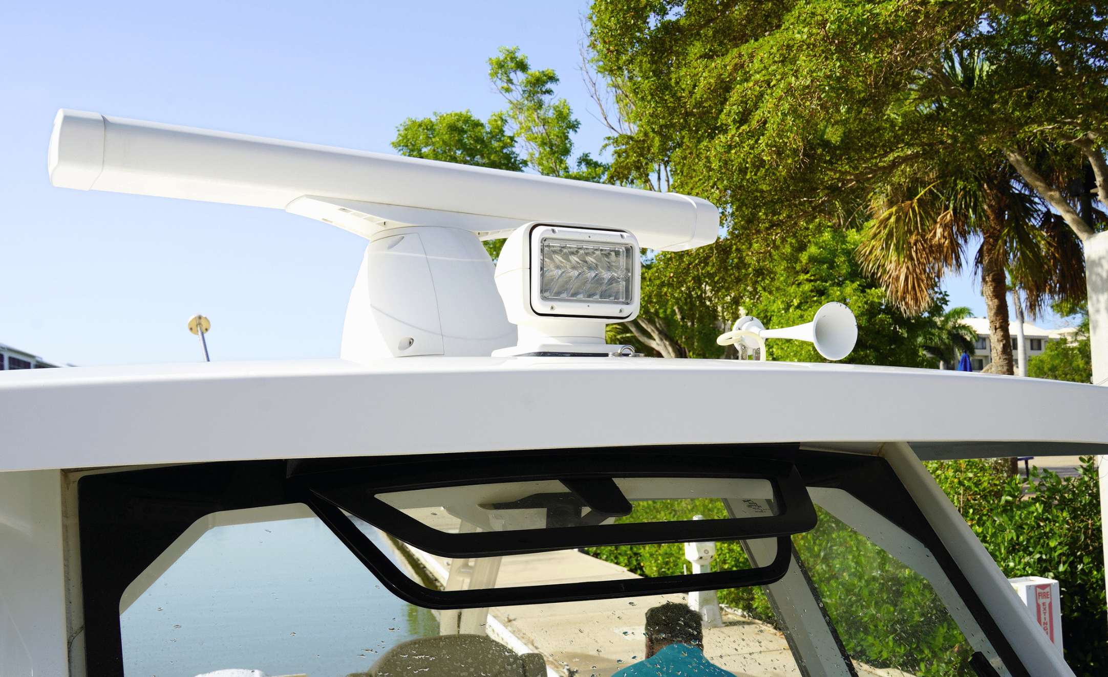 2020 PURSUIT S328 - Image 65