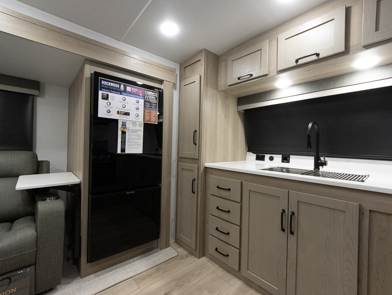 2025 Forest River Rockwood Mini Lite 2516S - Image 10