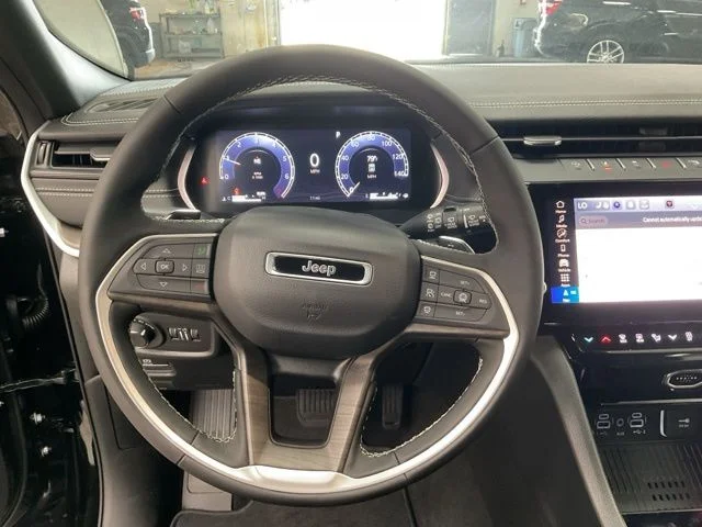 2026 Jeep Grand-Cherokee-L Laredo Altitude 4x4 - Image 25