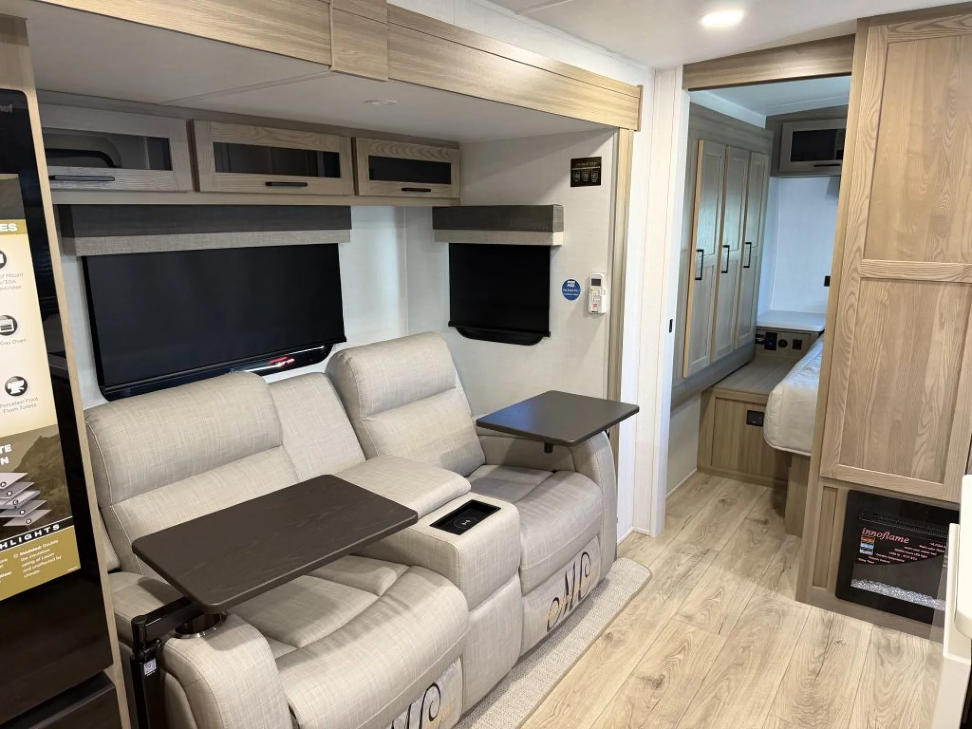 2027 FOREST RIVER ROCKWOOD MINI LITE 2513S - Image 32