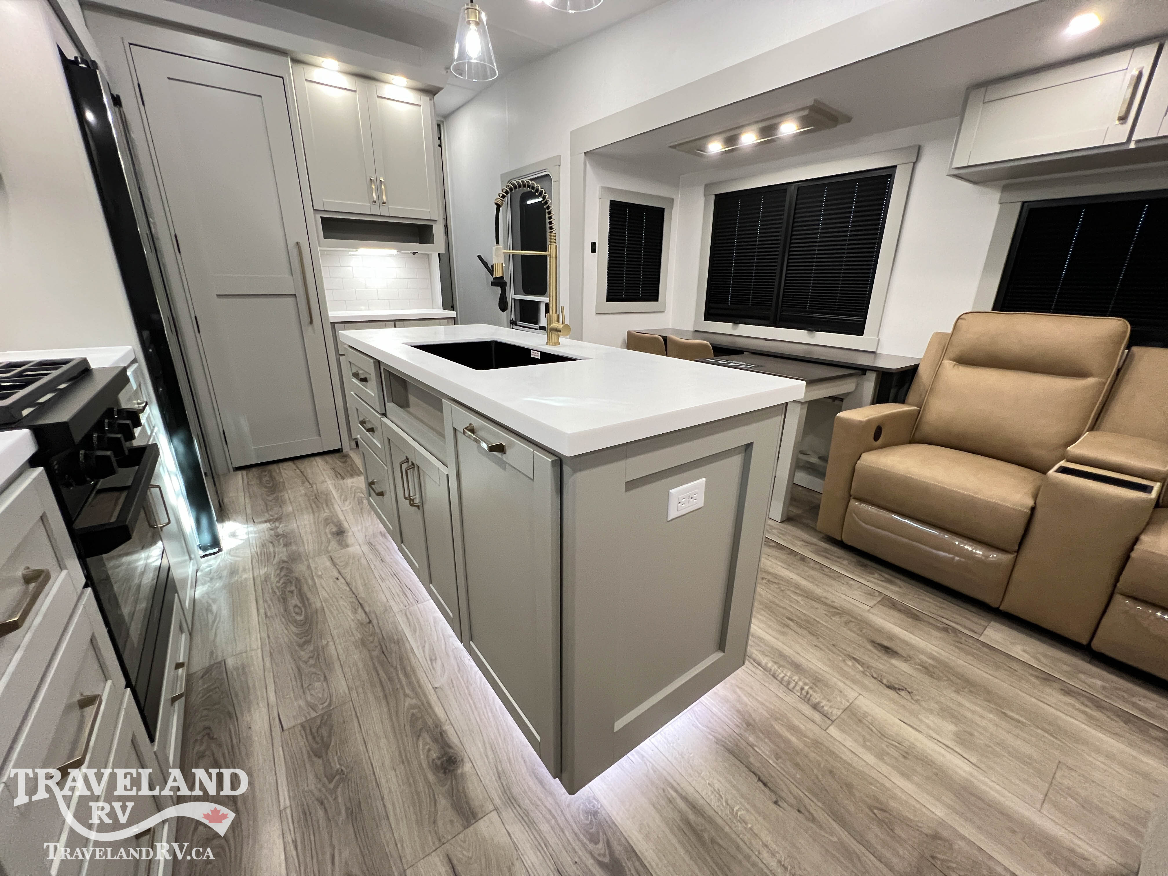 2027 Brinkley RV Model Z 3100 - Image 24