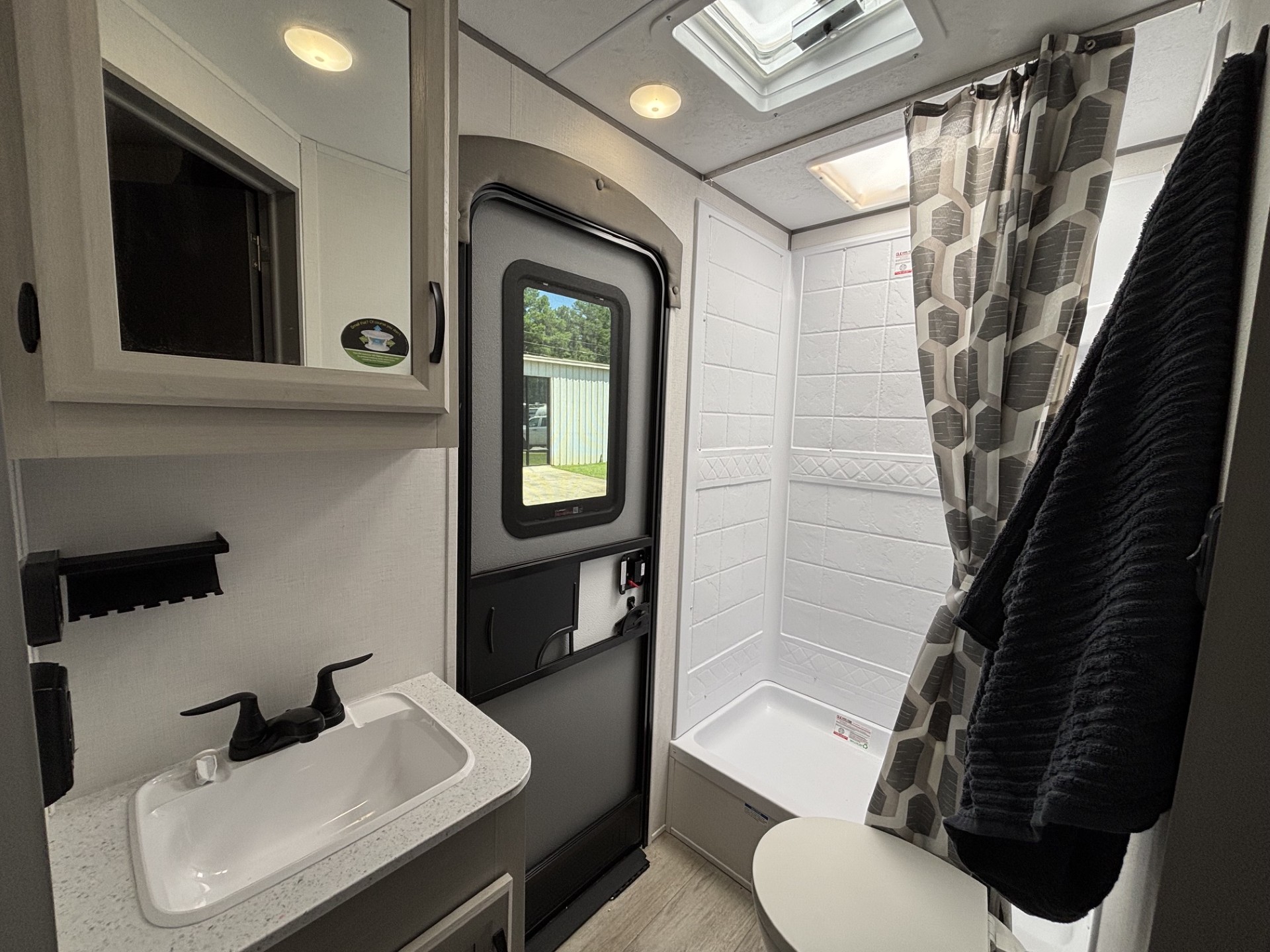 2027 Coachmen Catalina Legacy Edition 273DBHCK - Image 18
