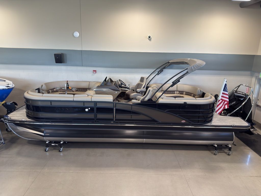 2025 Bennington 23 RSR SPS Tritoon Pontoon