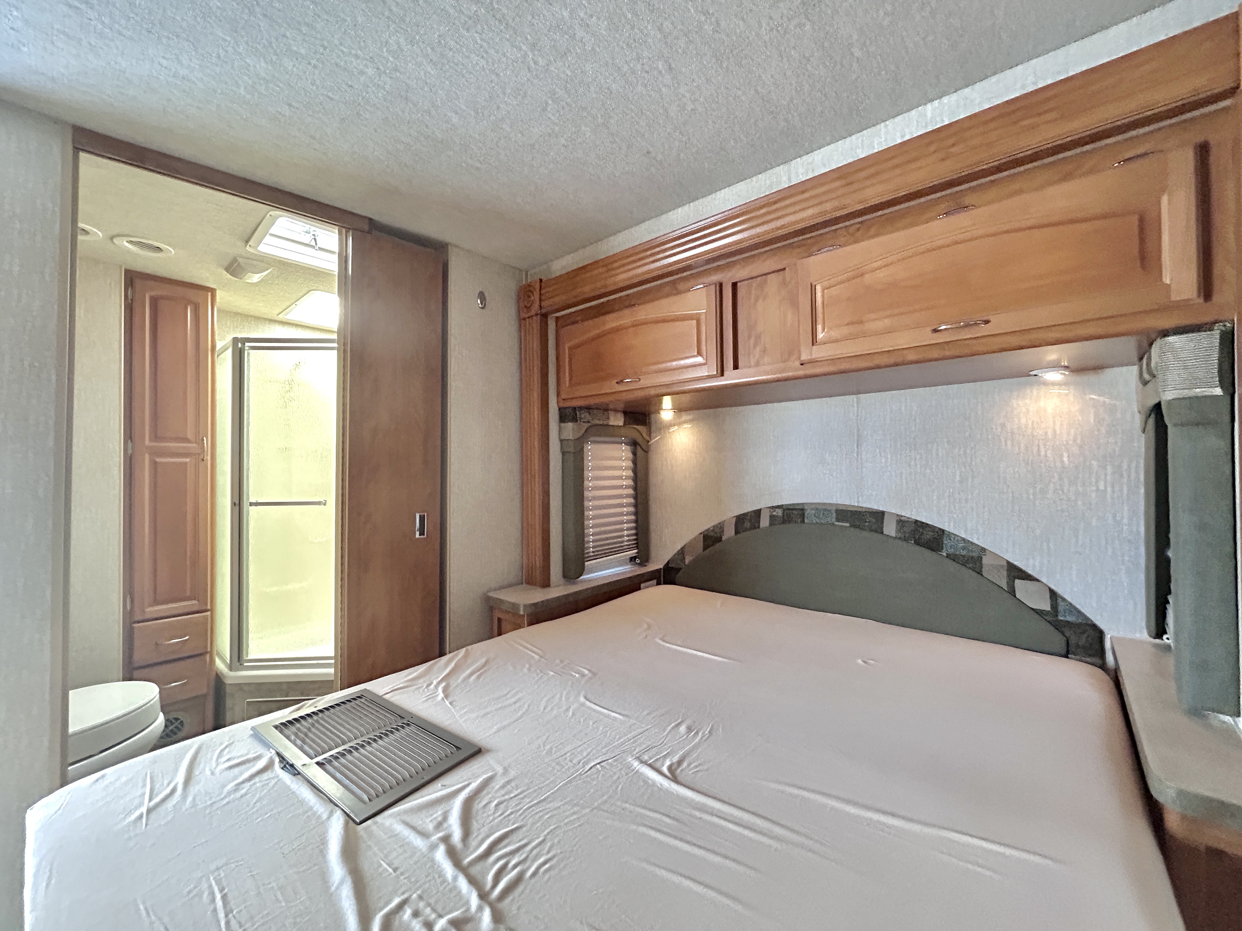 2007 FLEETWOOD TIOGA 31M - Image 23