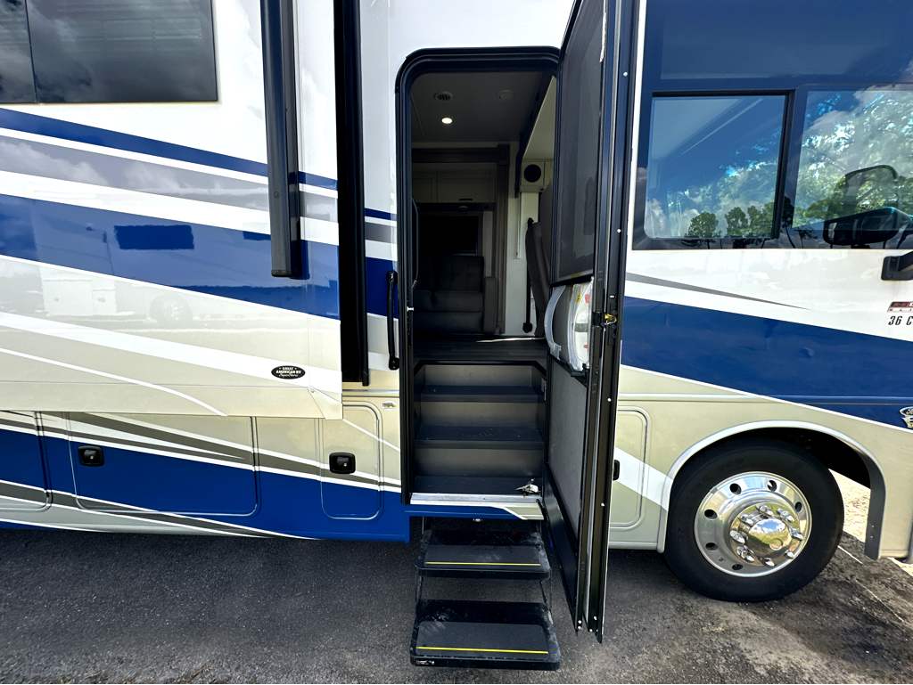 2027 ENTEGRA COACH VISION XL 36C - Image 8