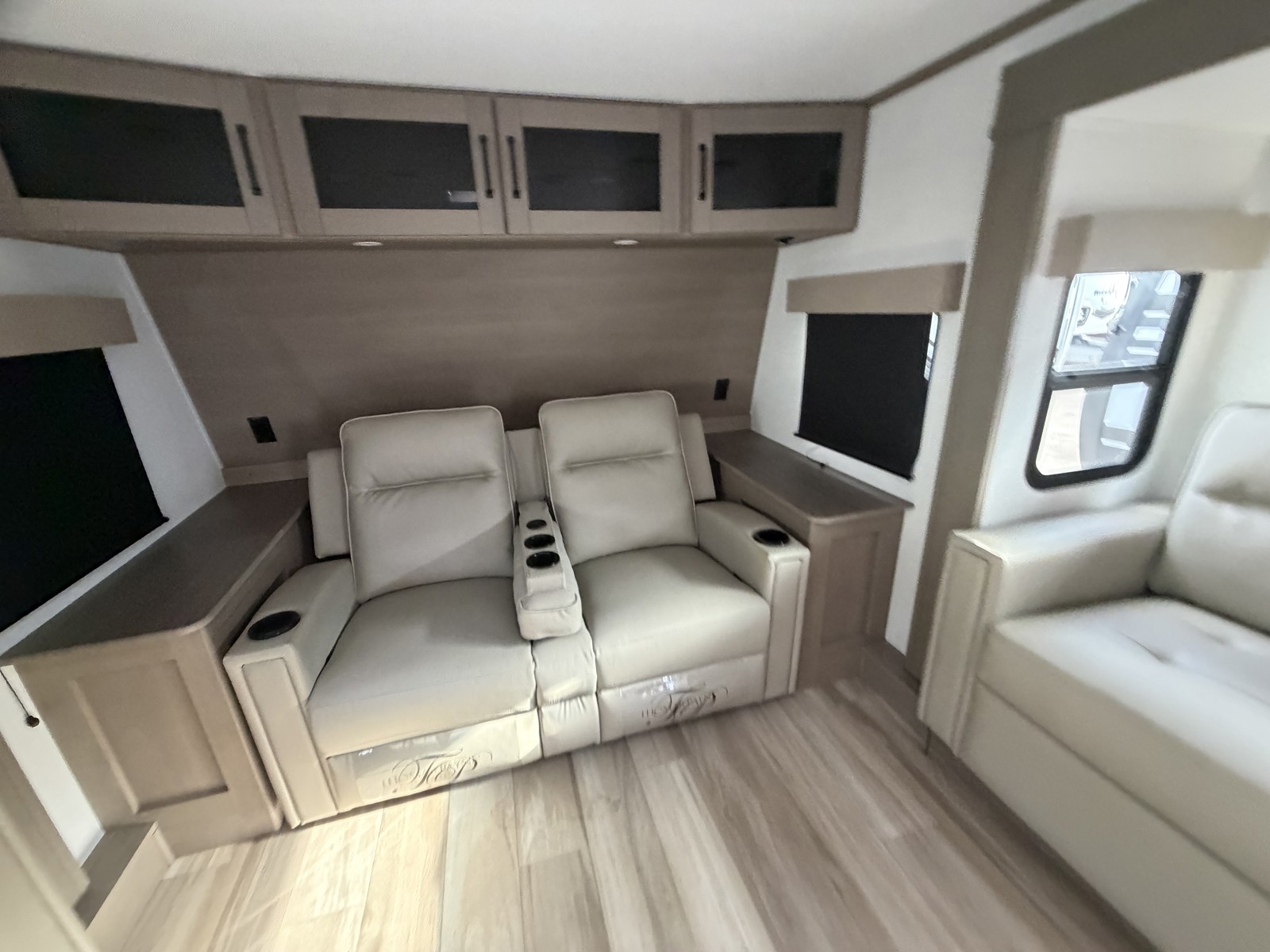 2025 GRAND DESIGN 360FLS - Image 30