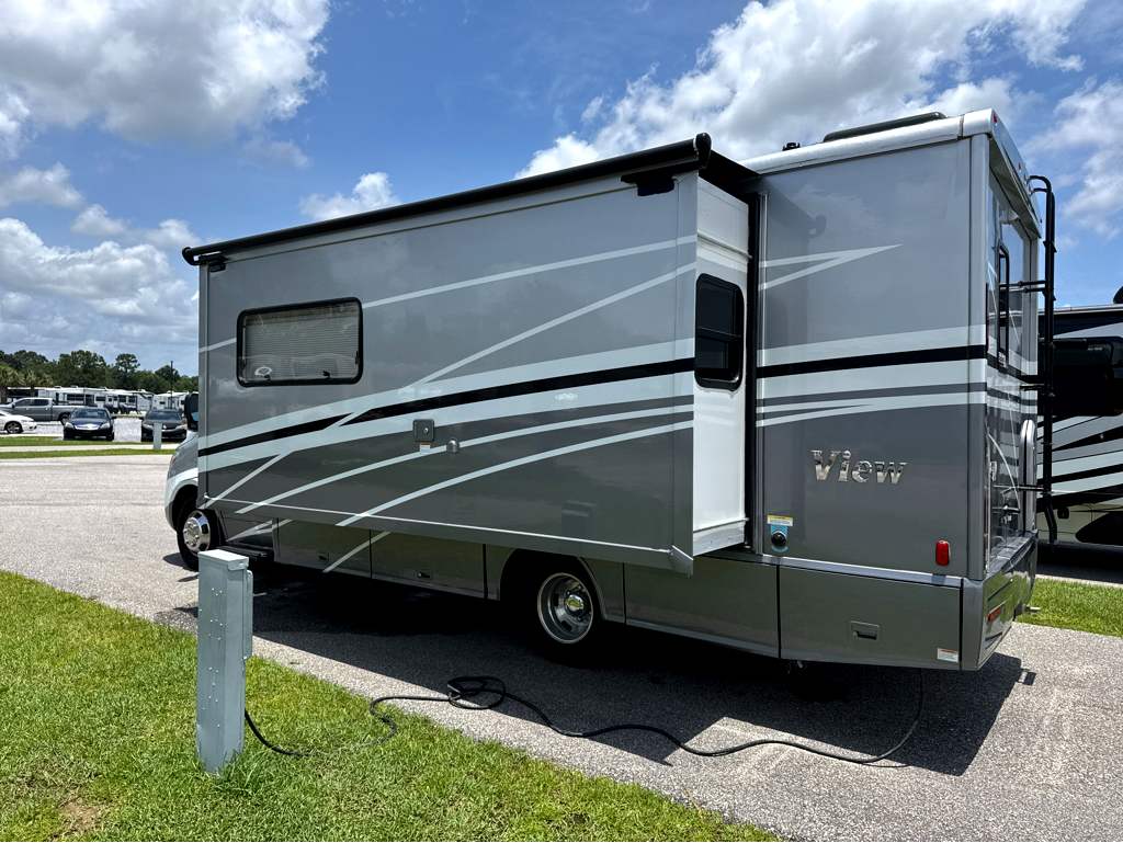 2023 WINNEBAGO VIEW 24D - Image 4