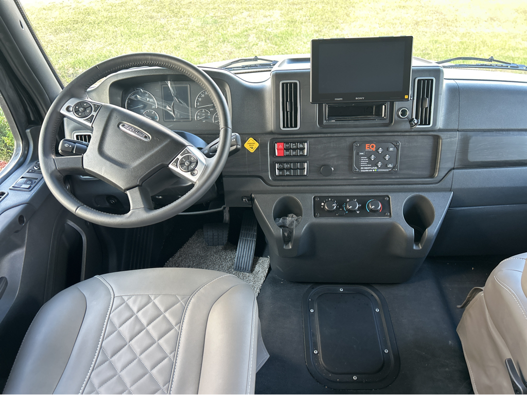 2026 JAYCO SENECA 37K - Image 24