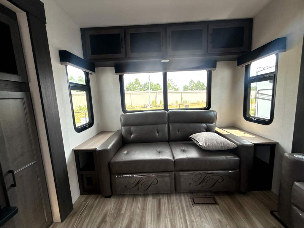 2027 VENTURE RV SPORTTREK 353VIK - Image 13