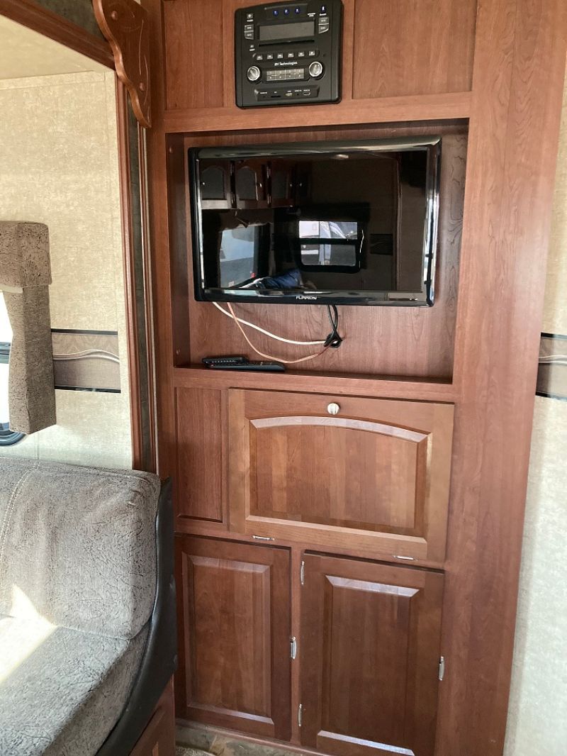 2015 Forest River Rockwood Ultra Lite 2604WS - Image 10