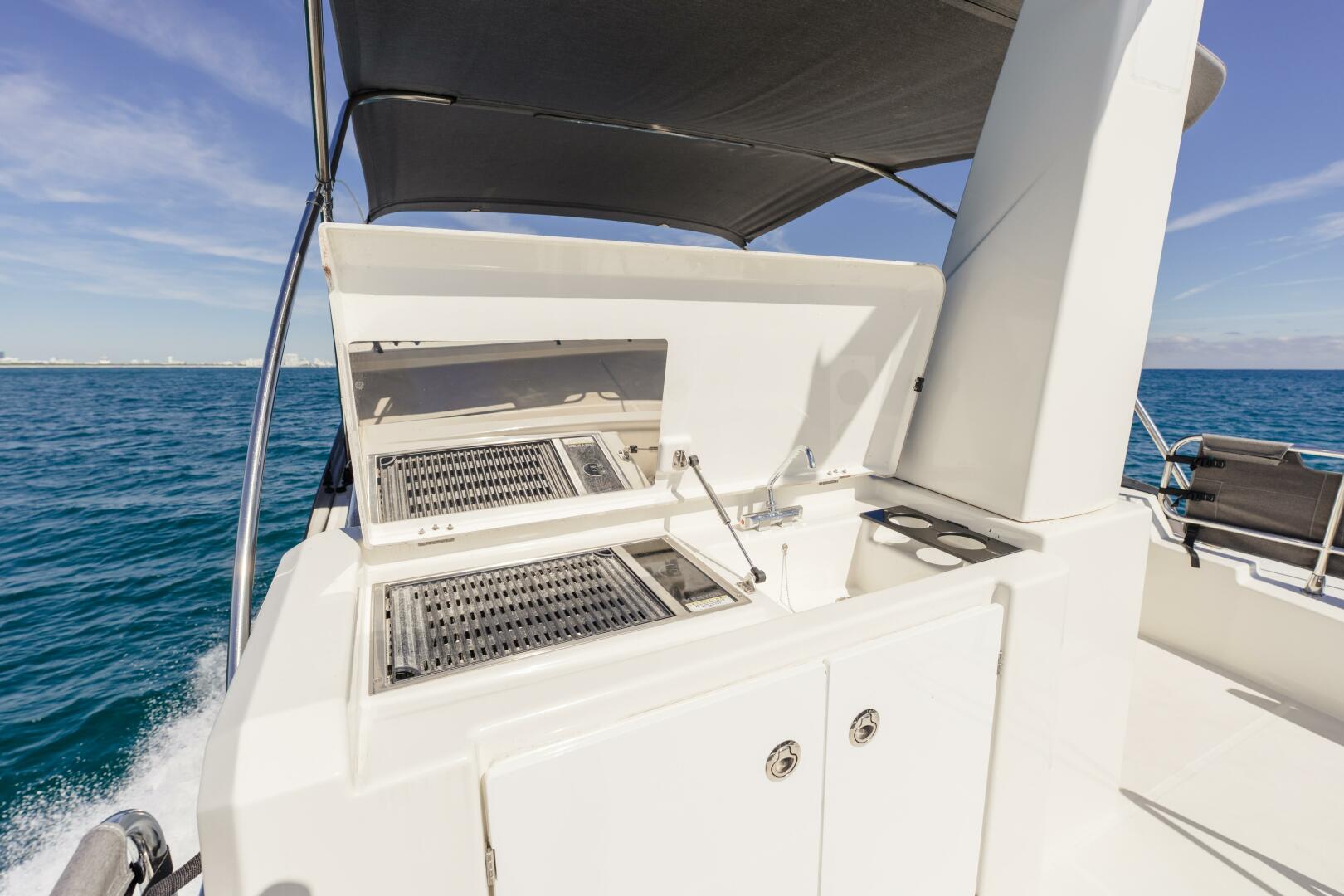 2025 Beneteau - Image 12