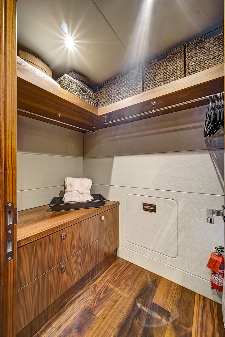2019 Sunseeker 86 Yacht - Image 59