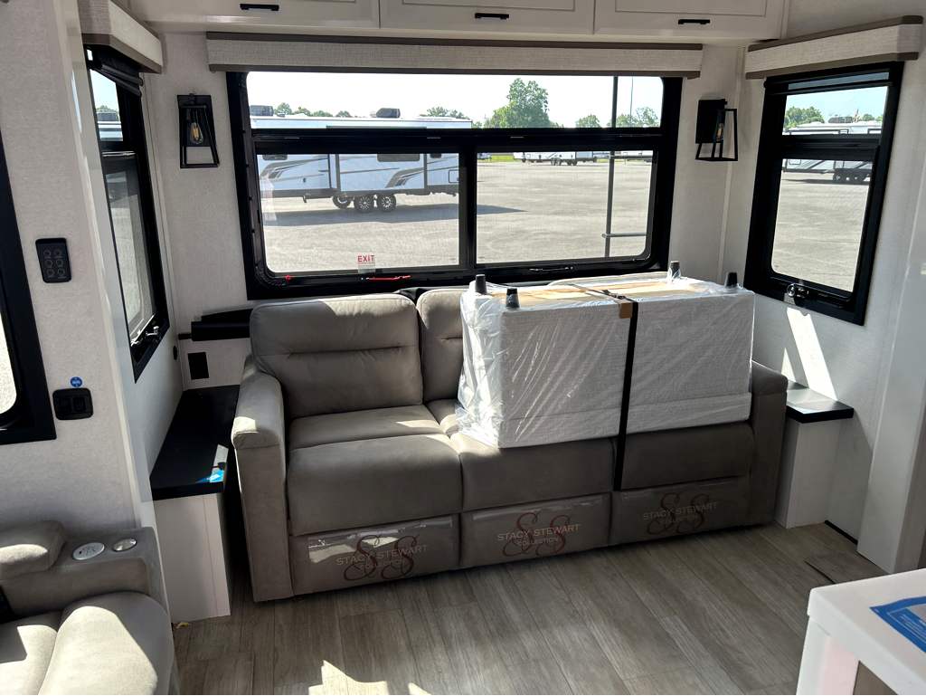 2026 JAYCO PINNACLE 36FBTS - Image 12