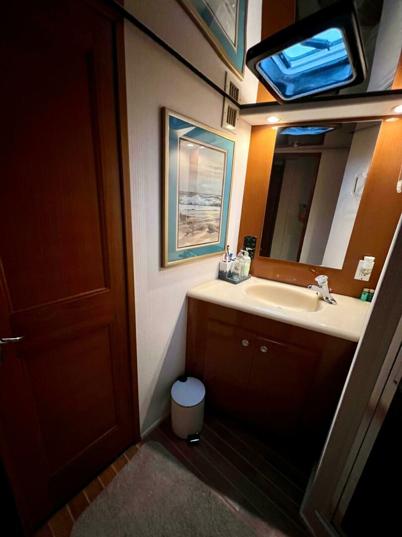 1997 Viking 43 Convertible - Image 44