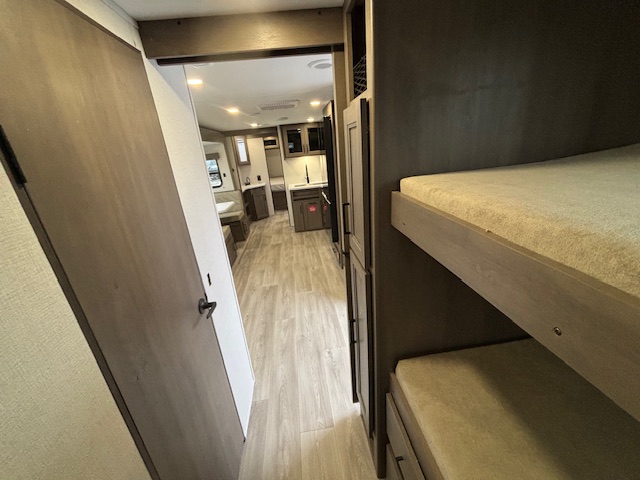 2026 Grand Design Transcend 305BHT - Image 39
