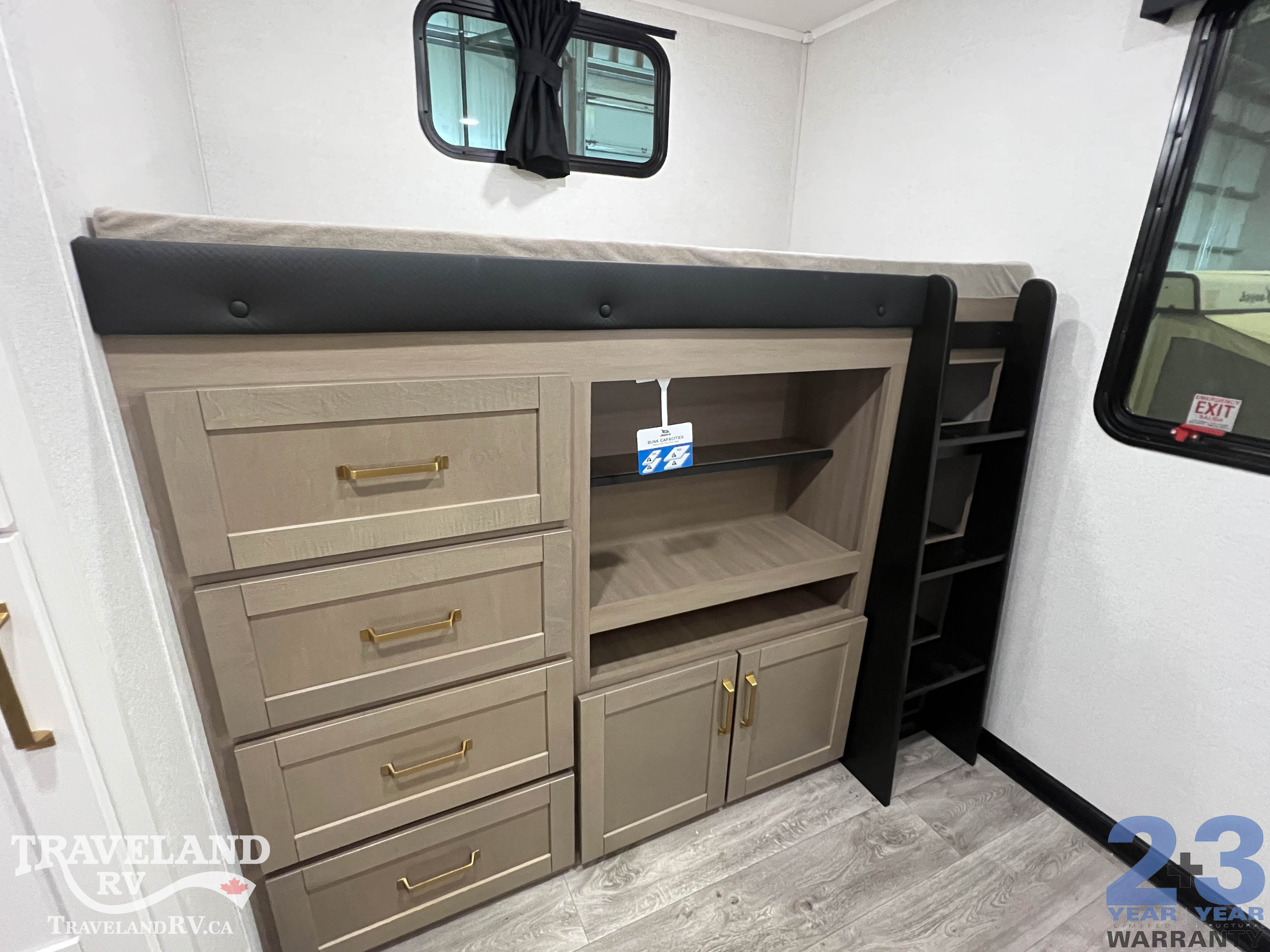 2027 Jayco Eagle 312BHOK - Image 30