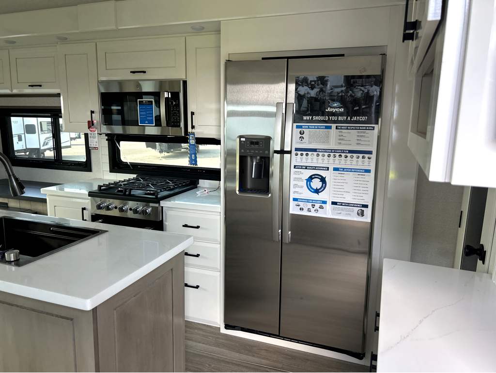 2027 JAYCO PINNACLE 32RLTS - Image 9