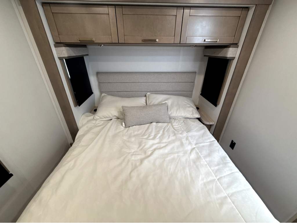 2027 JAYCO GREYHAWK 29MV - Image 25