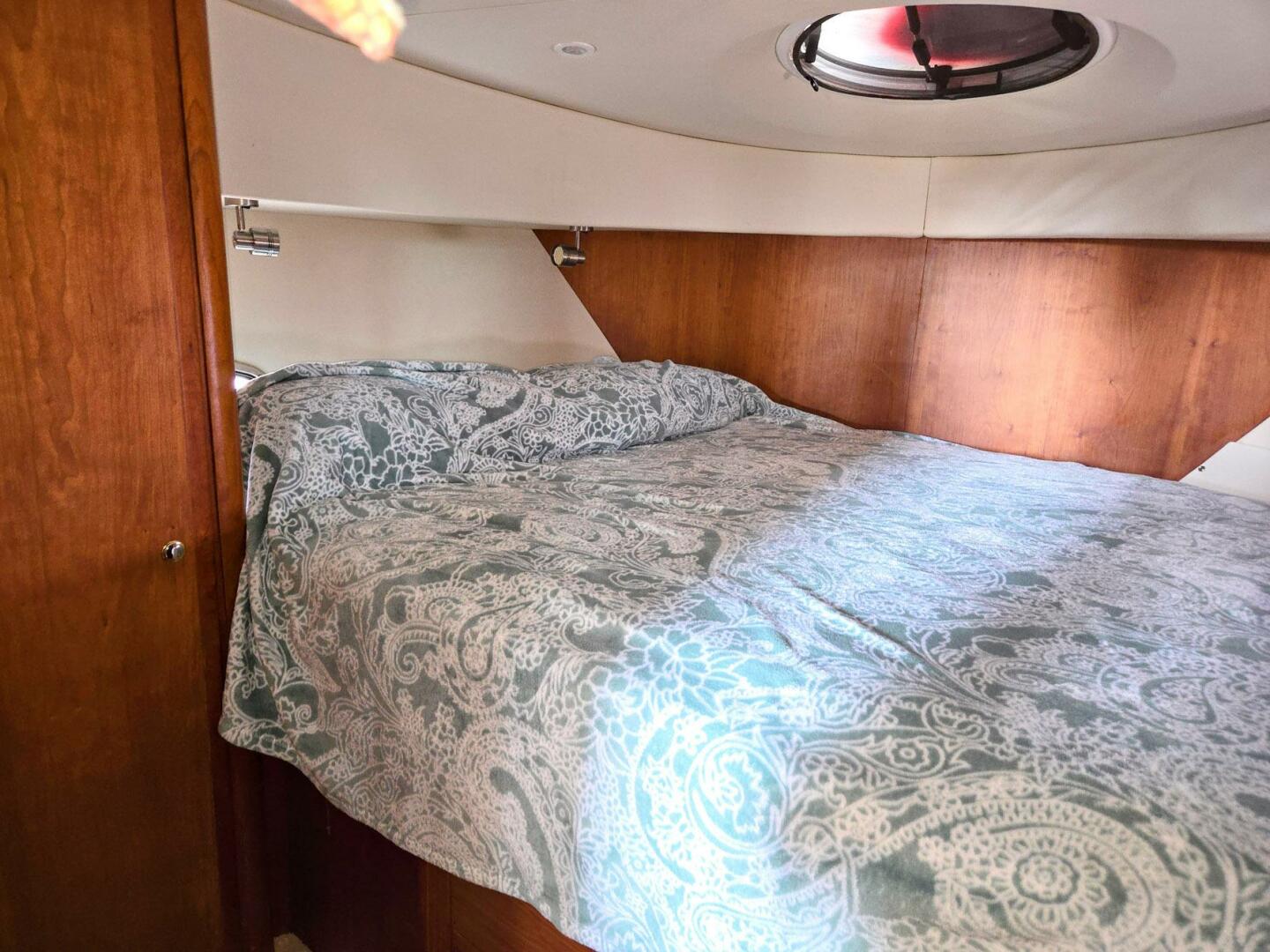 2003 Silverton 392 Aft Cabin Motor Yacht - Image 12
