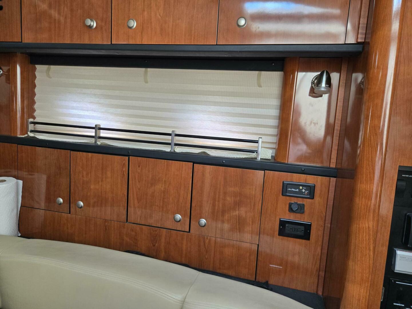 2007 Sea Ray 310 Sundancer - Image 8