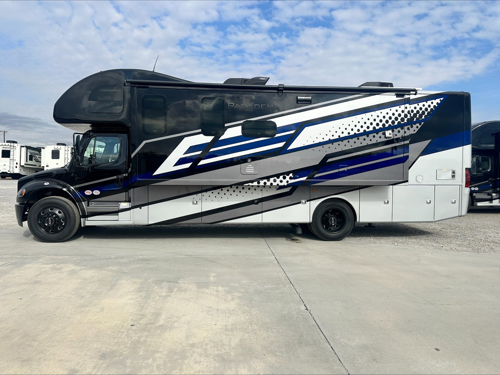 2026 THOR MOTOR COACH PASADENA 34XG - Image 7