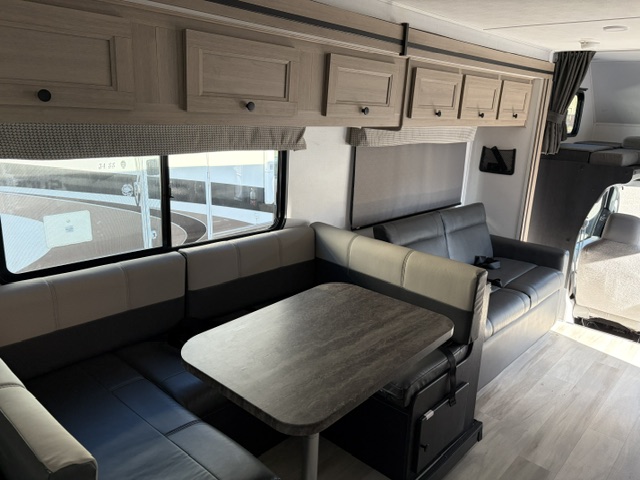 2026 Forest River Sunseeker LE 3010DS - Image 10