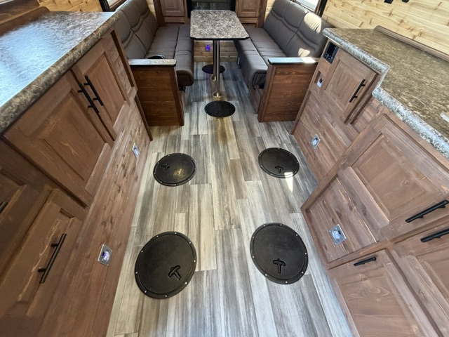 2027 ICE CASTLE RV EXTREME III 8X21 - Image 18