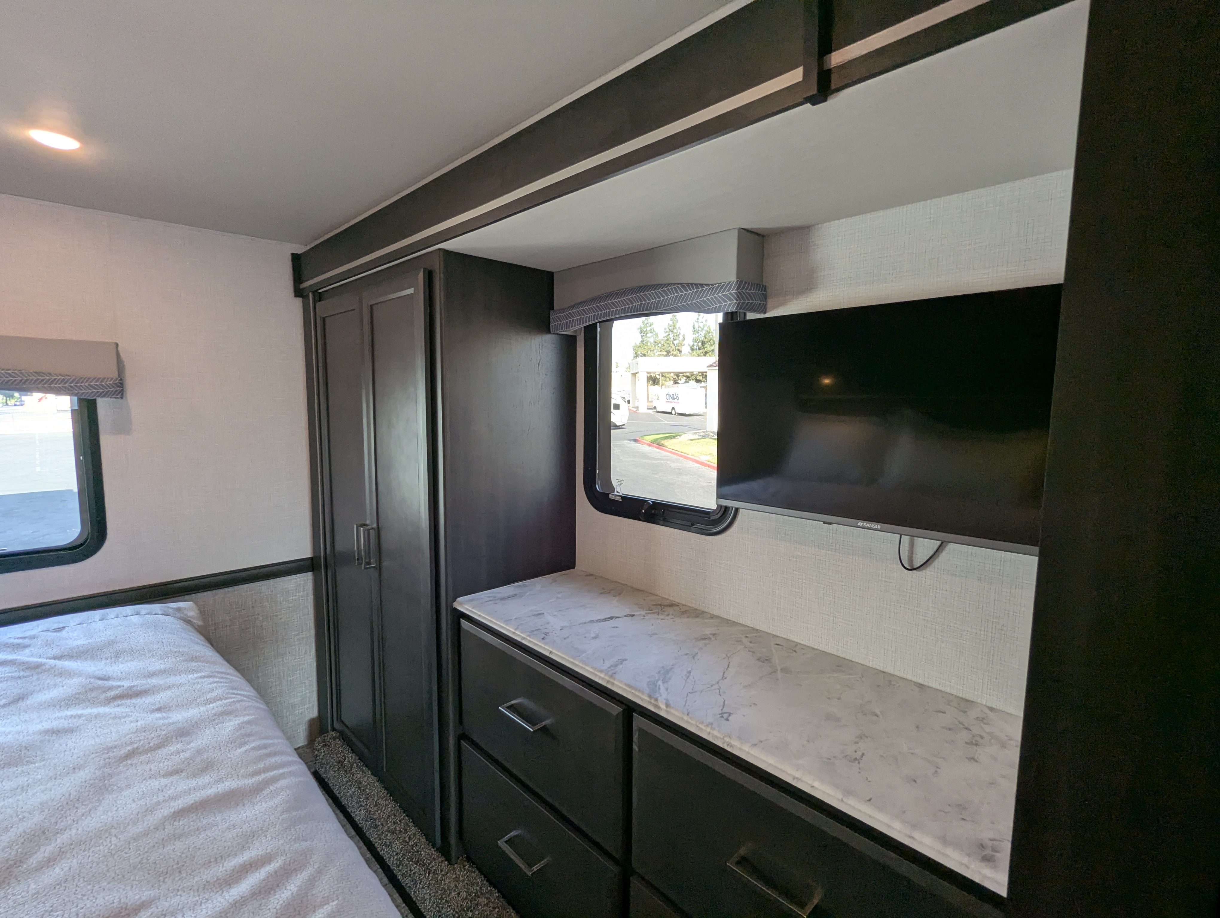 2026 Fleetwood Flair 29M - Image 29