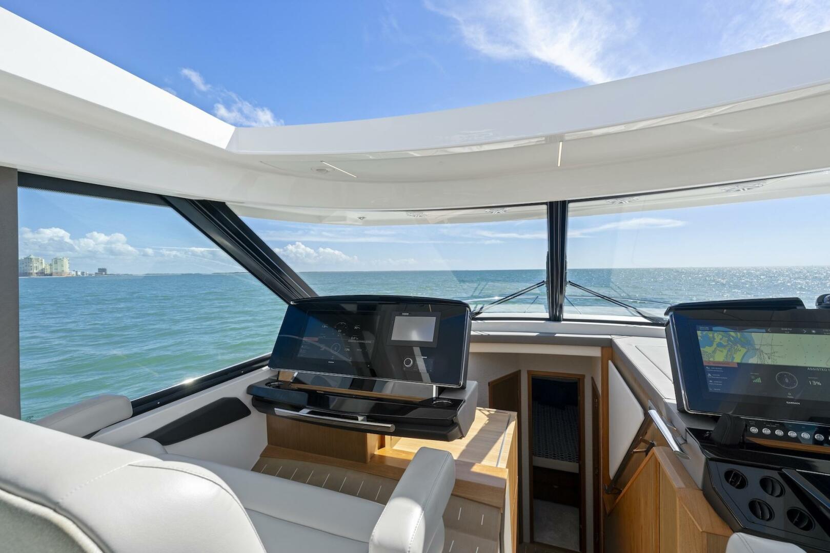2023 Tiara Yachts EX 60 - Image 19