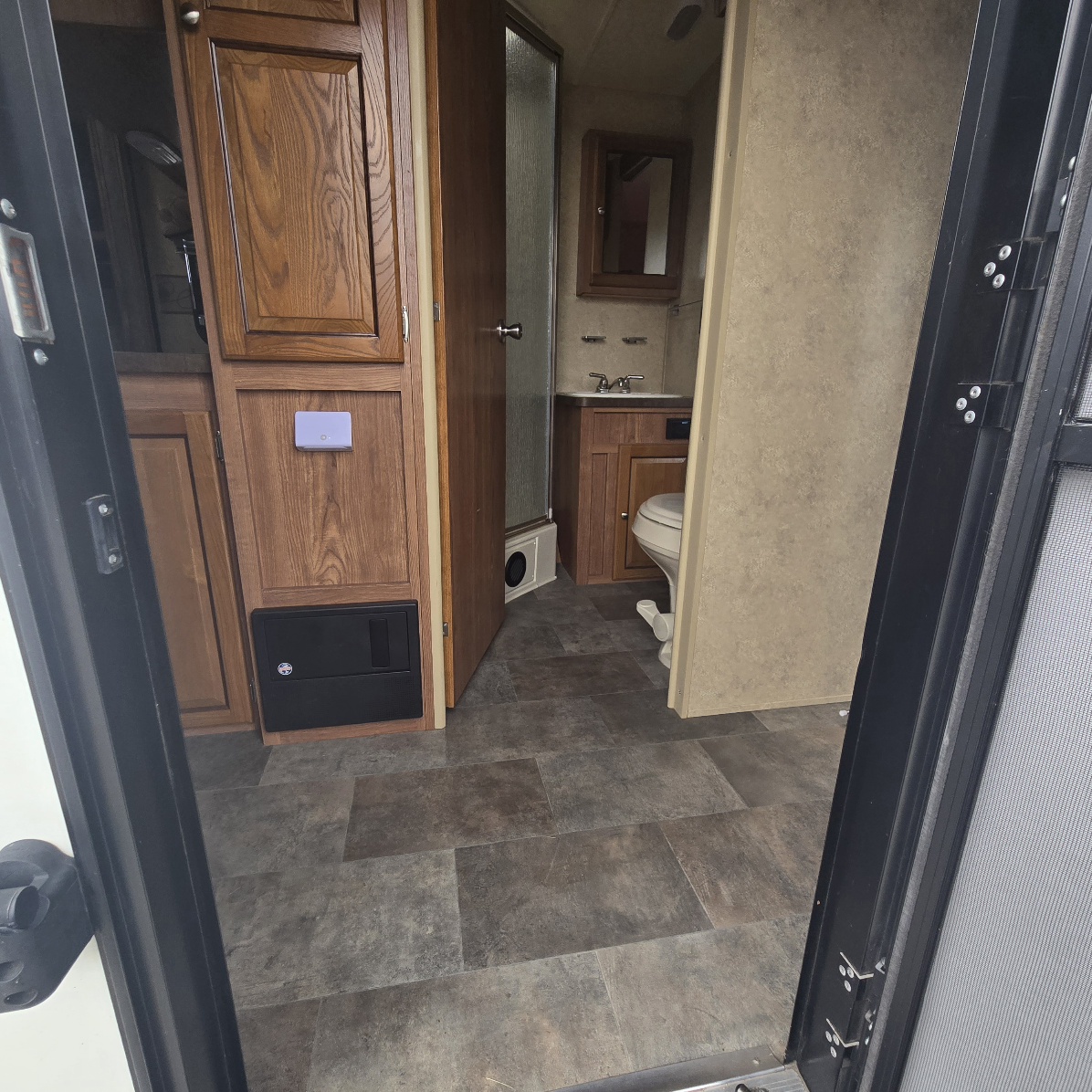 2014 Forest River Flagstaff Super Lite 27RLWS - Image 5