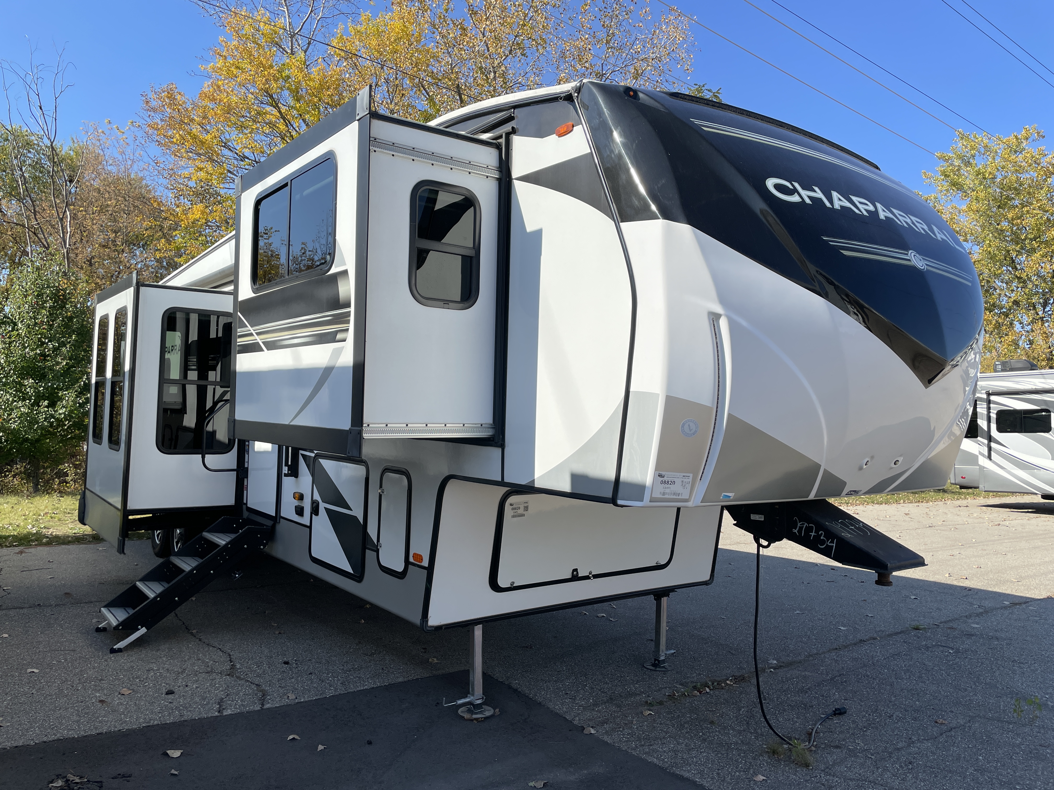 2022 Coachmen Chaparral 334FL - Image 1