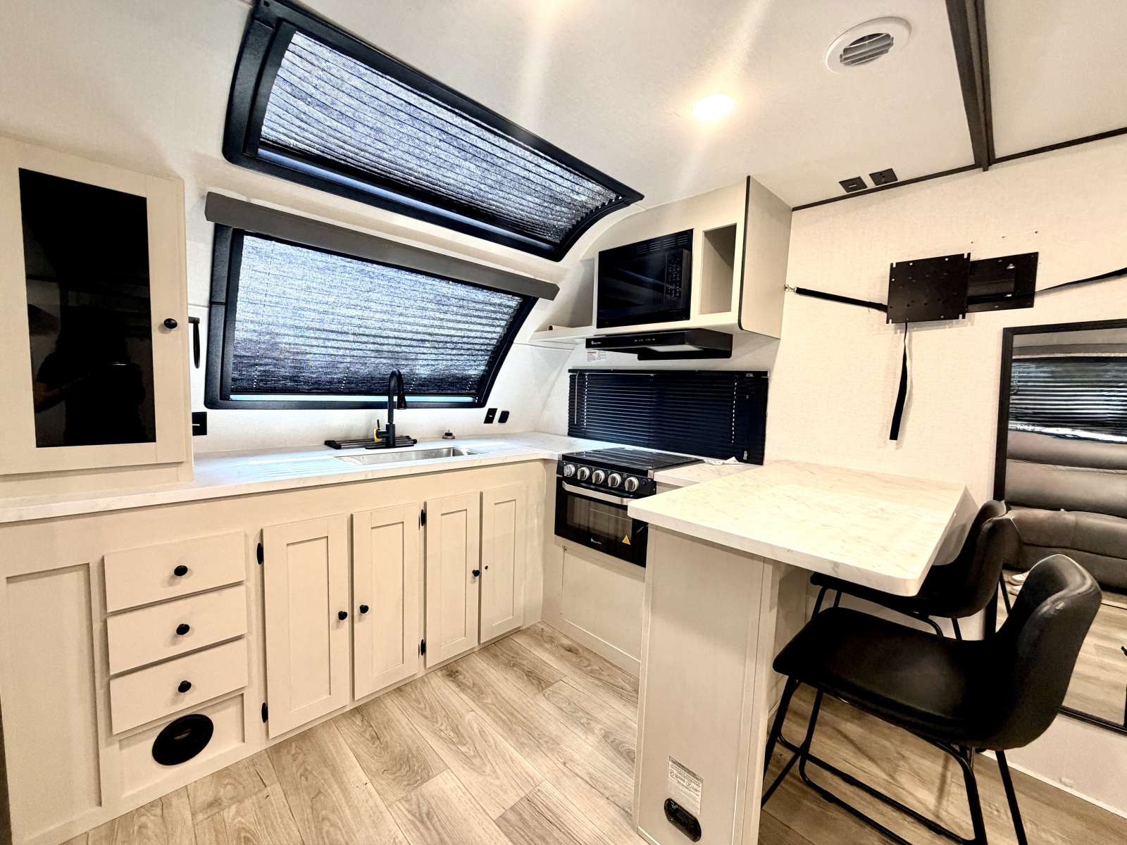 2025 Coachmen Northern Spirit 2565FK - Image 7