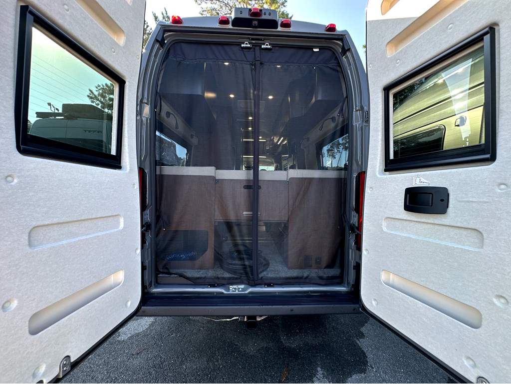 2027 GRAND DESIGN LINEAGE SERIESVP LVP2 - Image 6