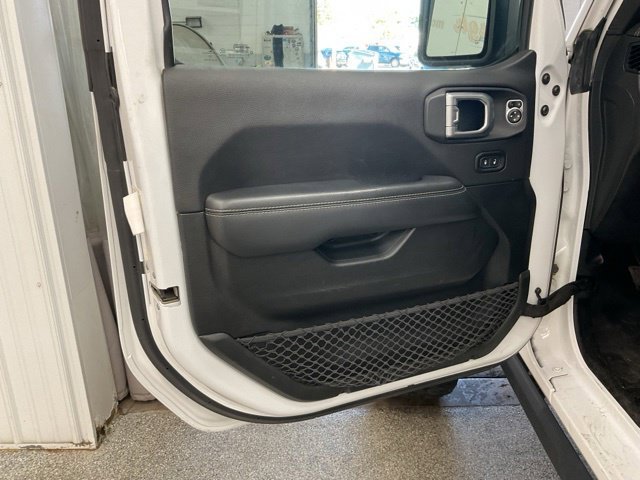 2020 Jeep Gladiator Crew Cab Rubicon 4WD - Image 13