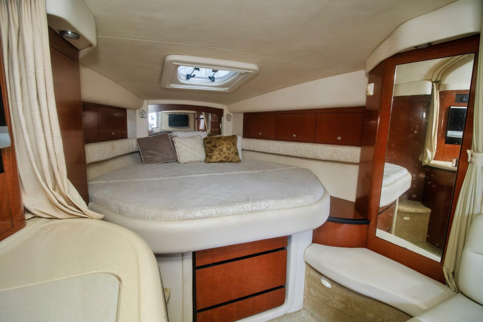 2005 Sea Ray 340 Sundancer - Image 12