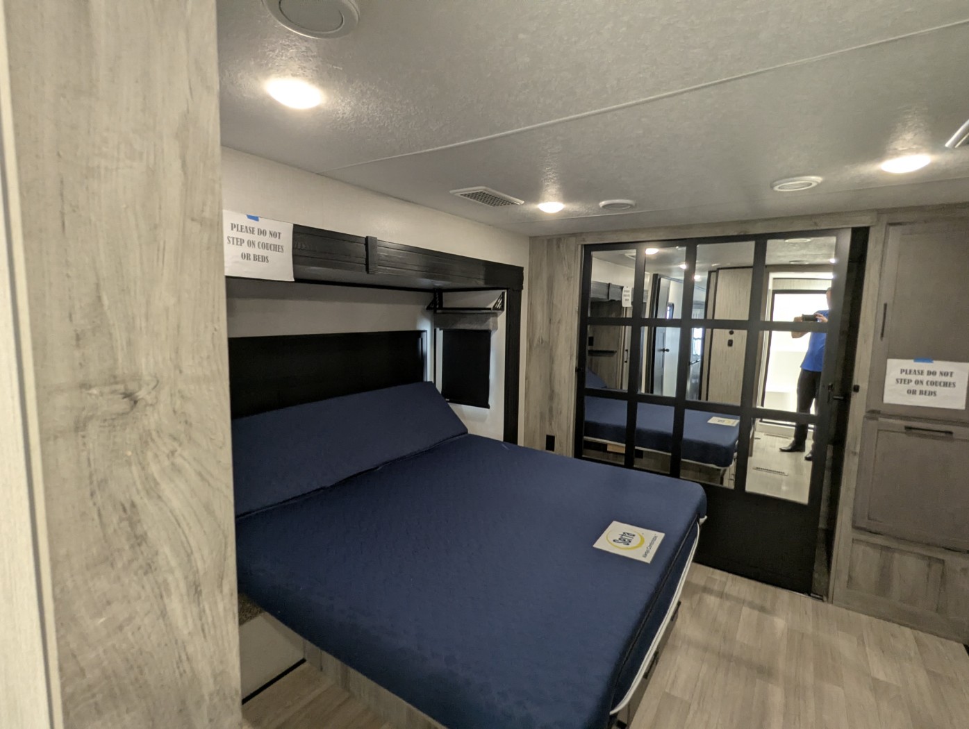 2023 KZ RV Durango Gold G383RLQ - Image 34