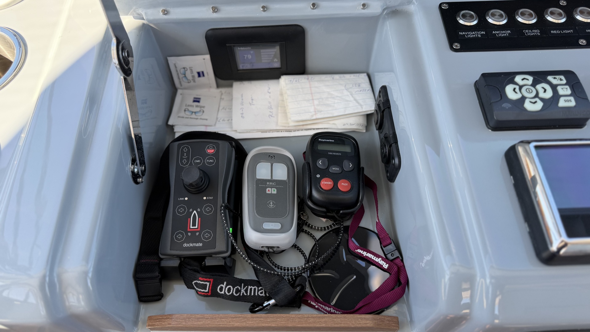 2025 Aquila 54 ENCLOSED BRIDGE - Image 75
