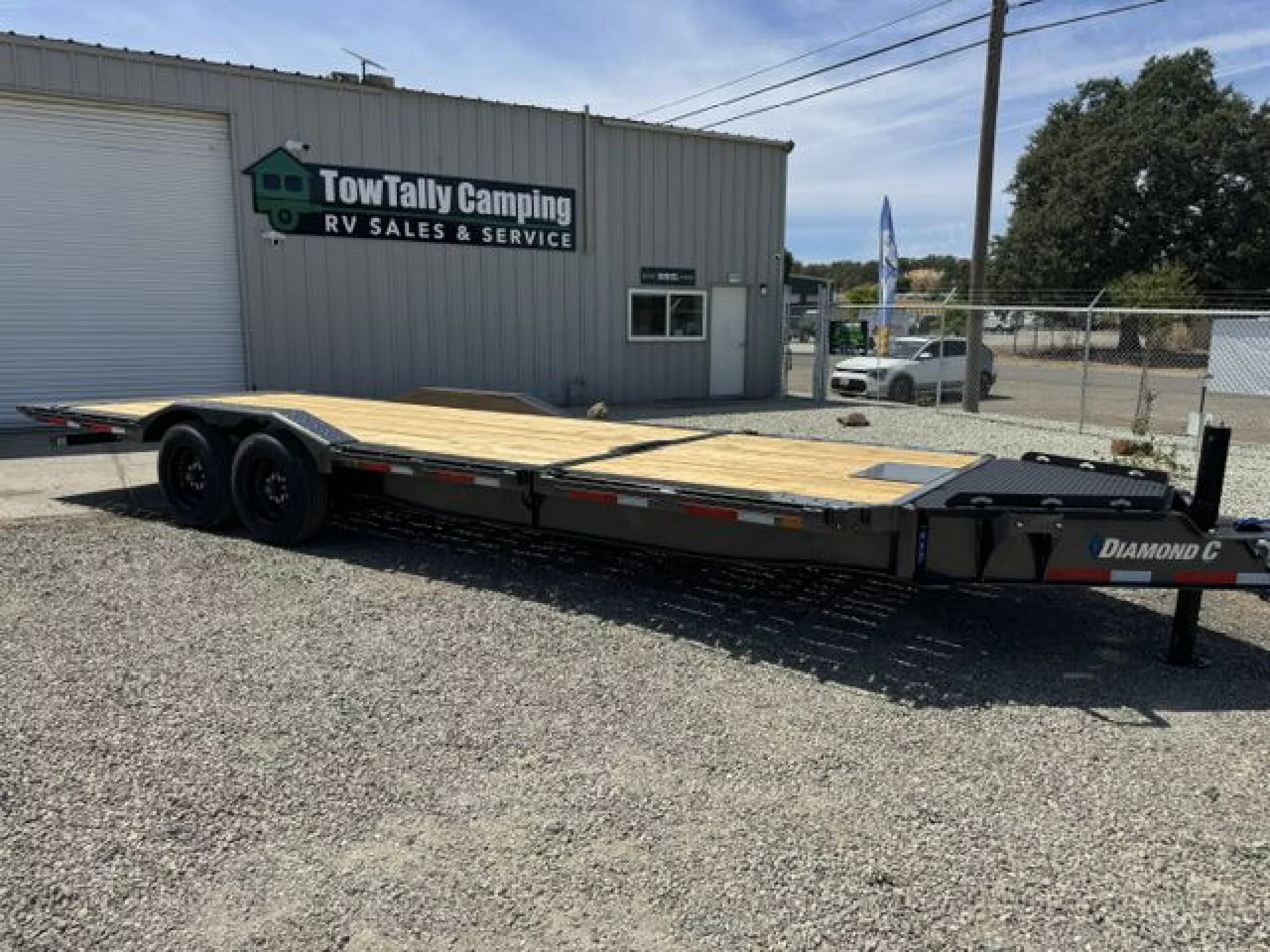 2027 DIAMOND C TRAILERS DIAMOND C HXD 208 L24X102 PR0 TILT - Image 6