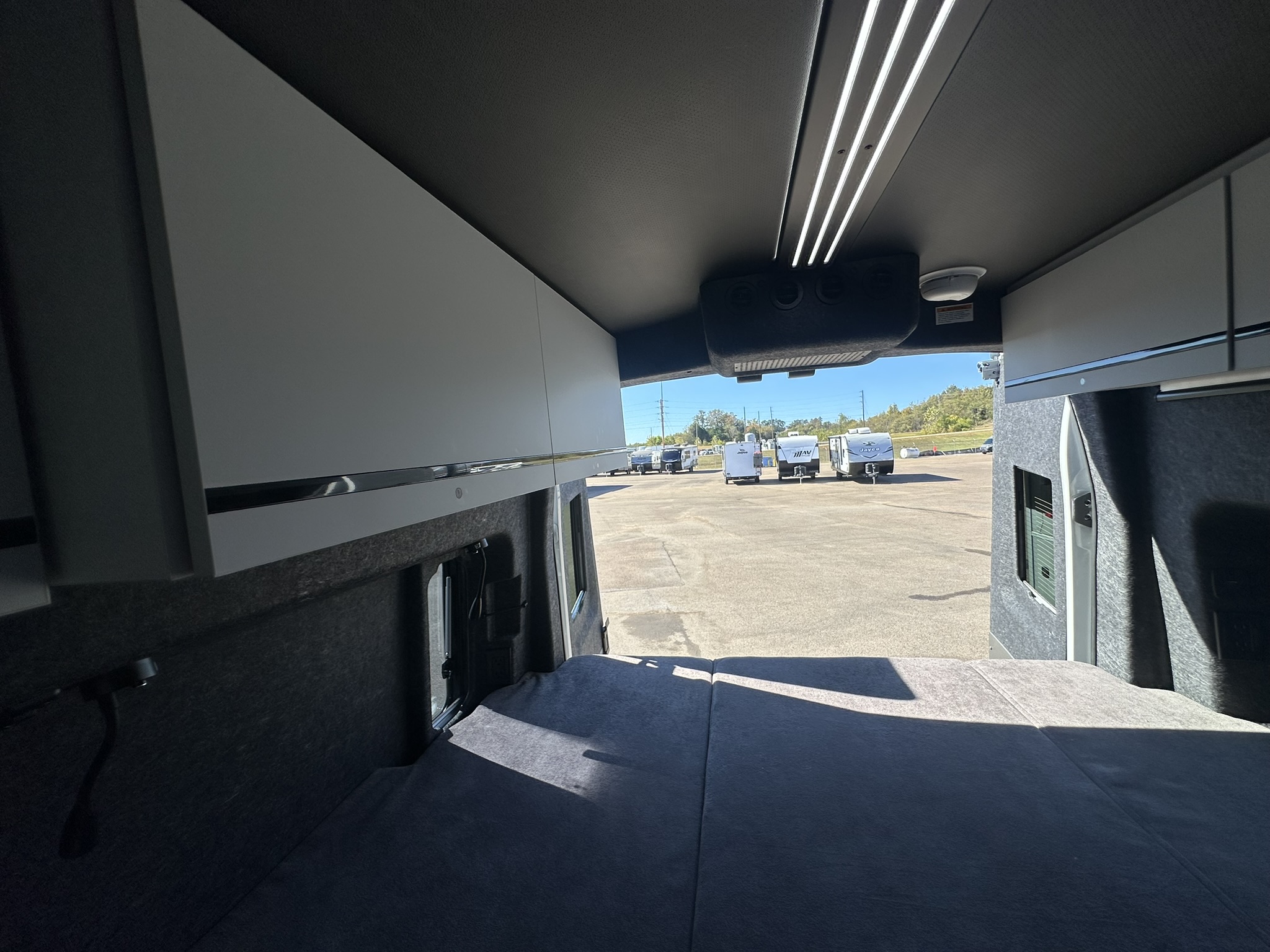 2026 GRAND DESIGN LINEAGE SERIESVT LVT1 - Image 22
