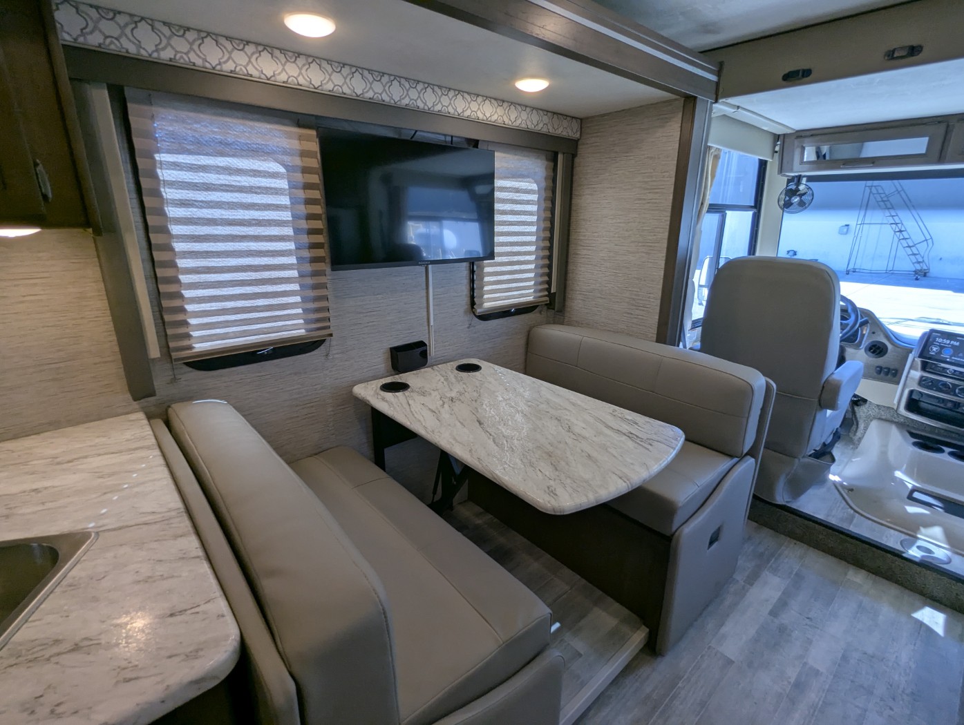 2021 Thor Motor Coach Freedom Traveler A30 - Image 19