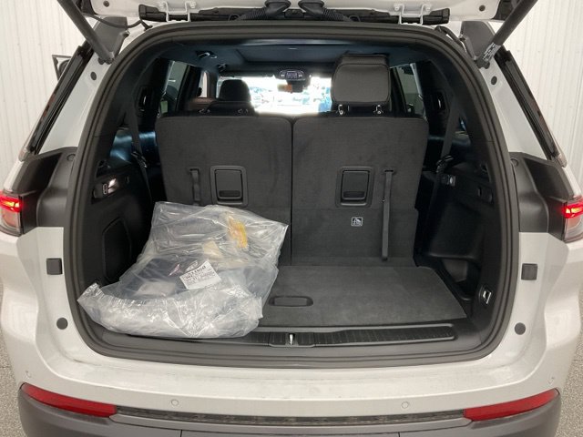 2026 Jeep Grand-Cherokee-L Laredo Altitude 4x4 - Image 24