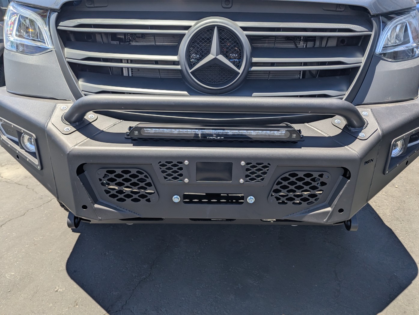 2026 Winnebago EKKO Sprinter 23B -Pop-Top AWD - ATH Edition - Image 3