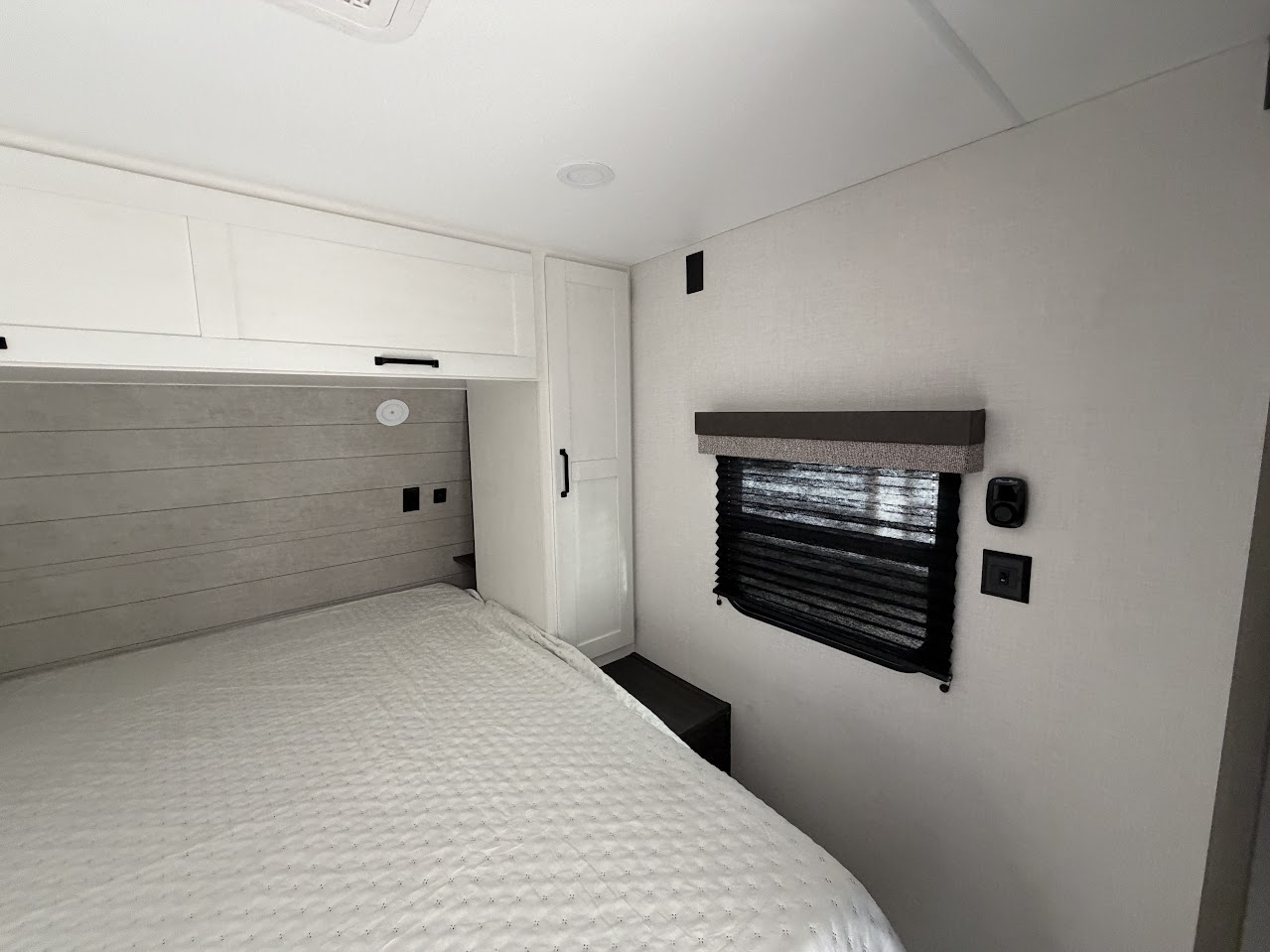 2027 VENTURE RV SIENNA 281VQB - Image 47
