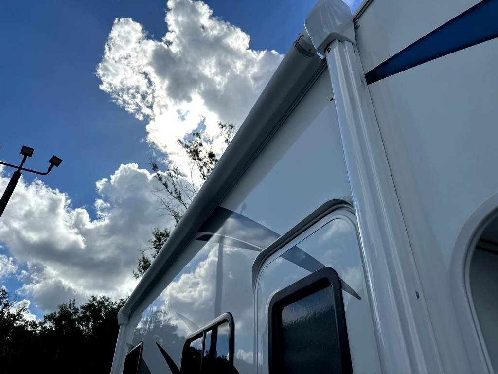 2023 THOR MOTOR COACH MAGNITUDE GA22 - Image 7