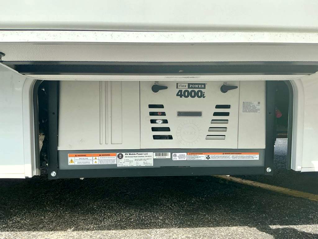 2026 THOR MOTORCOACH 28Z - Image 24
