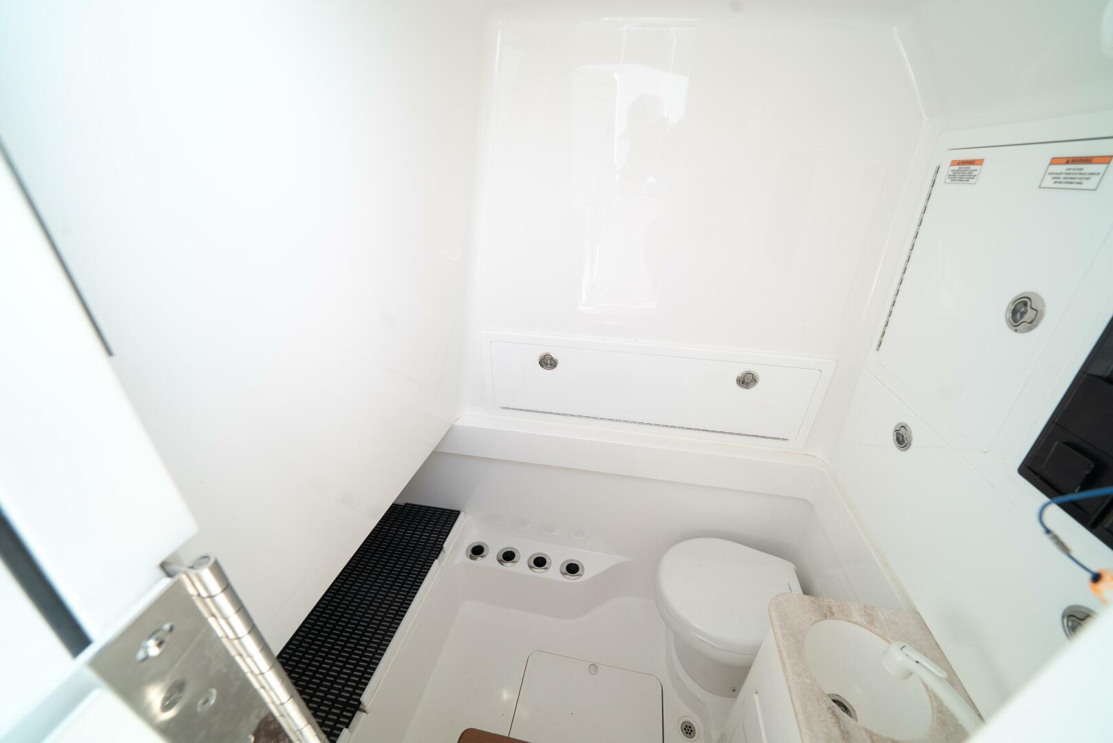 2022 Valhalla Boatworks V-37 - Image 18