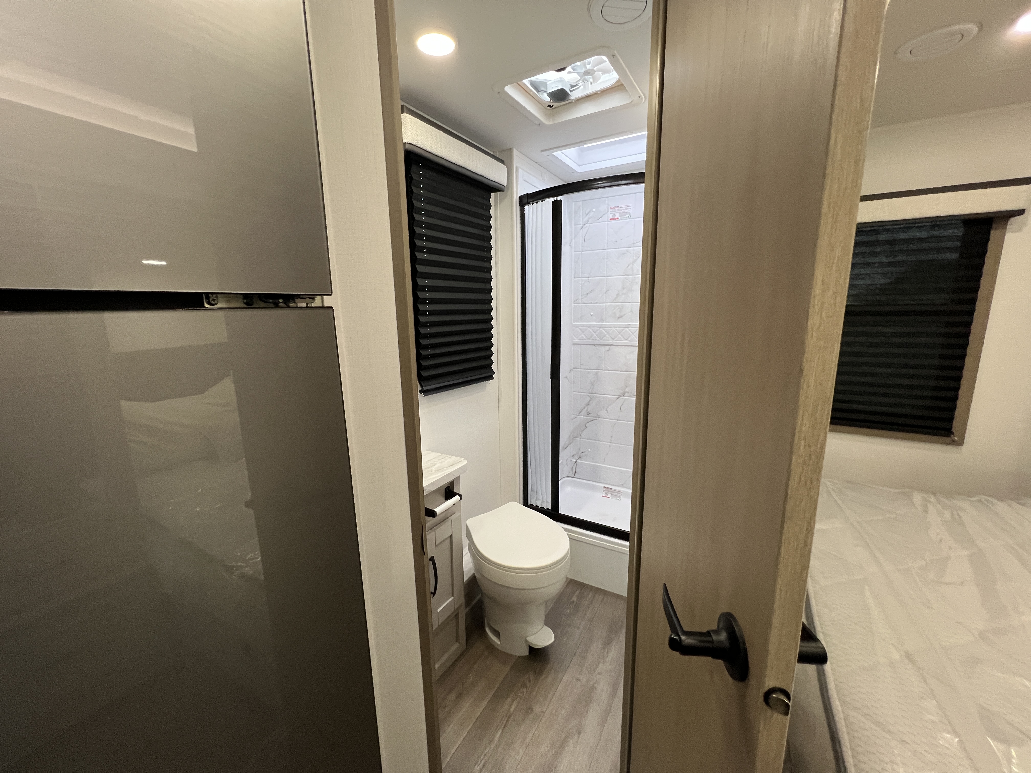 2027 Jayco Melbourne 24L - Image 32