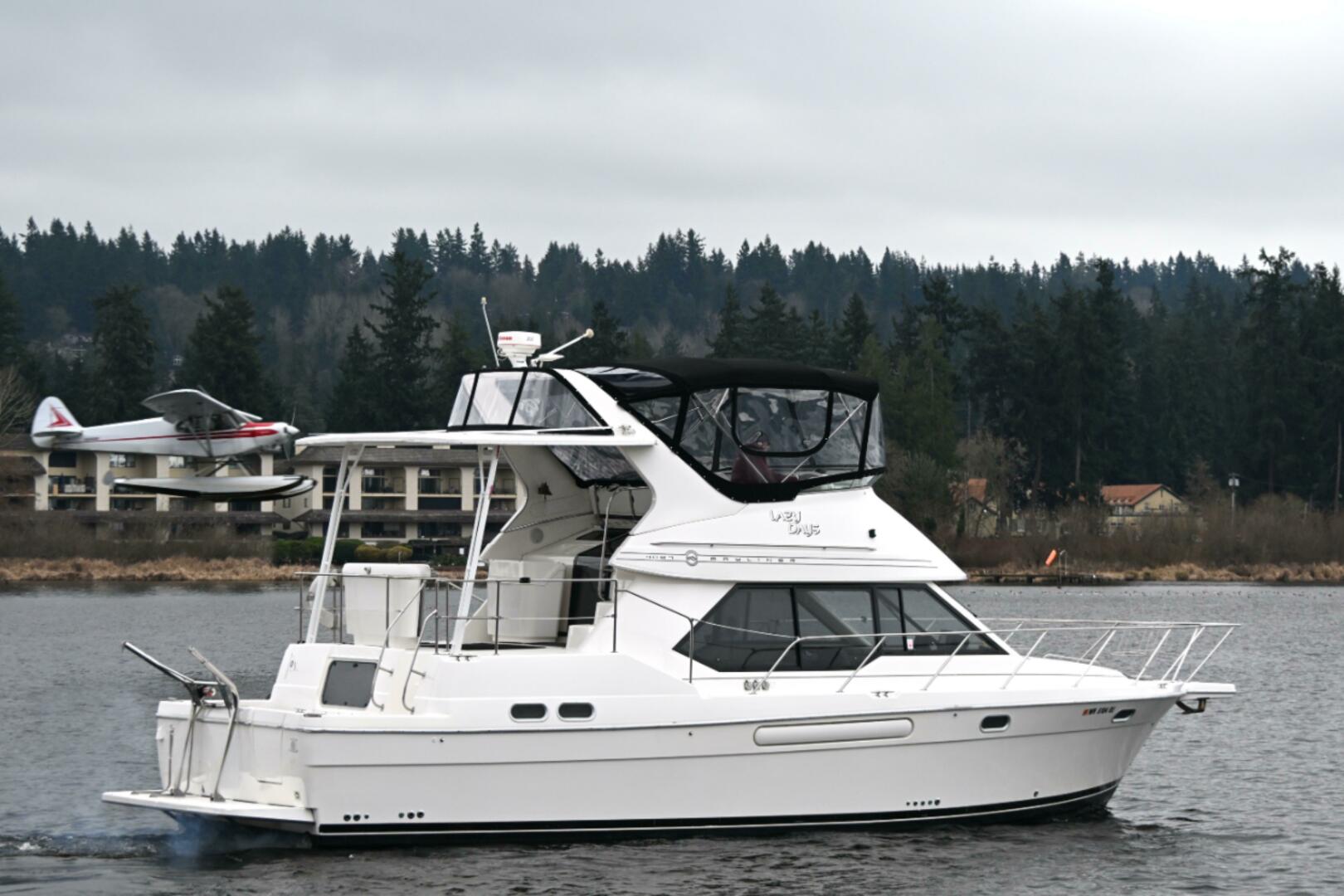 1996 Bayliner 4087 Aft Cabin Motoryacht - Image 4
