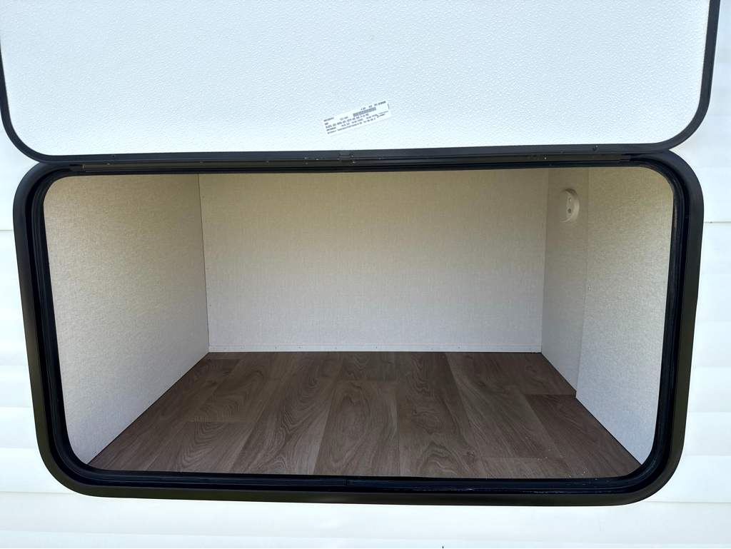 2027 GRAND DESIGN TRANSCEND 295QBT - Image 6