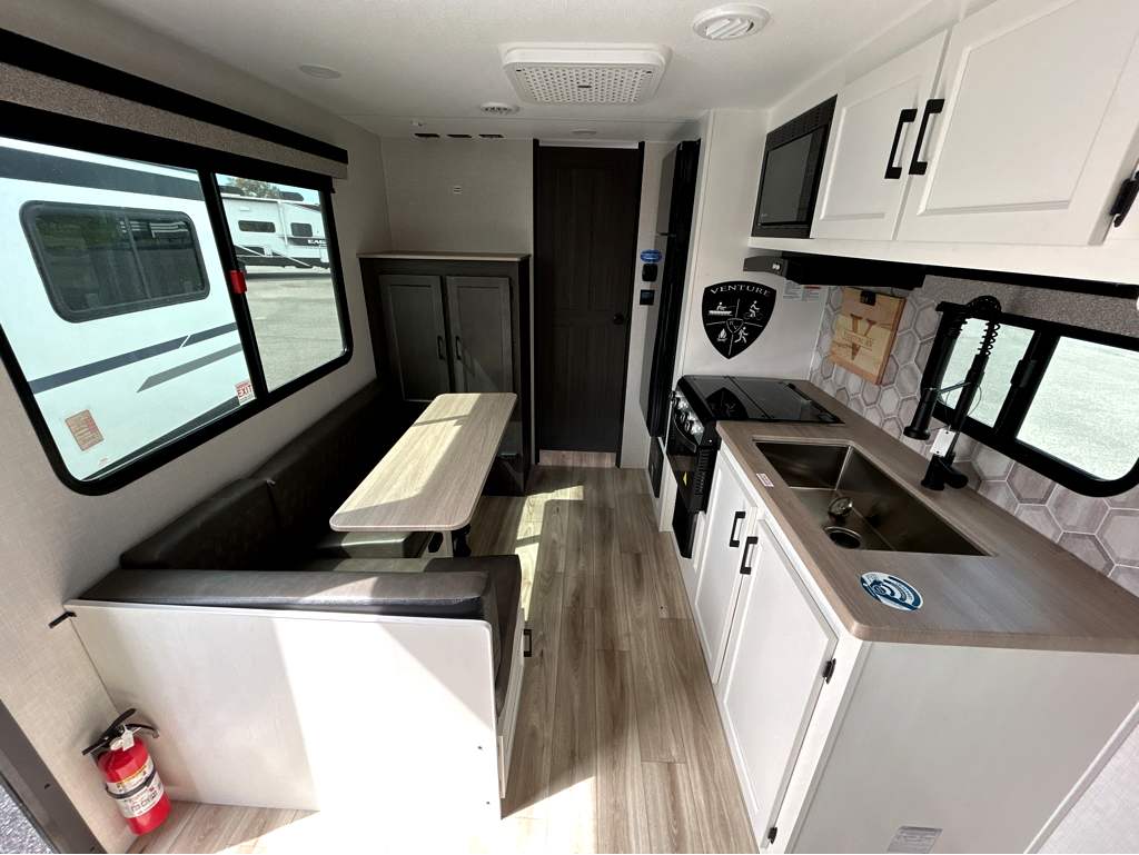 2026 VENTURE RV SPORTTREK STINGER 192VRB - Image 6